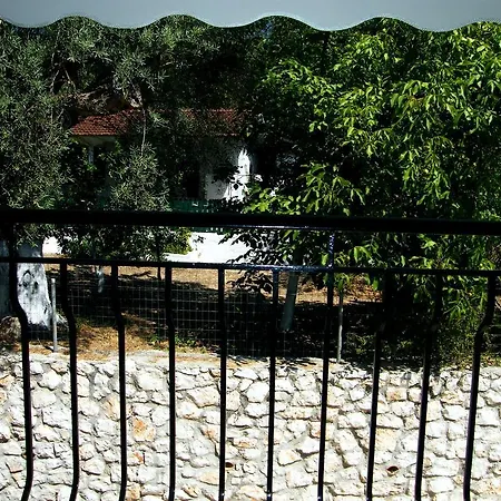 Lejlighedshotel Ionio Sea Poros Studios 3*