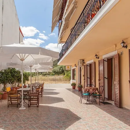 Ξενοδοχείο με διαμερίσματα Ionio Sea Poros 3*